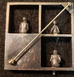 lot 42 image: Artisan Crafted Sterling Silver Brooch