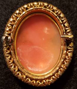 lot 43 image: Charming Cameo