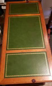 lot 27 image: Sligh Desk with Classic Green Leather Top