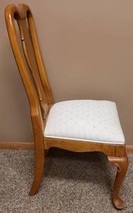 lot 54 image: Vintage Chair made by Sligh