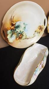 lot 57 image: Lovely Vintage Assortment of China from France & Bavaria