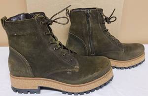 lot 92 image: Taos Main Street Suede Boots - Ladies Size 9 - 9 12M