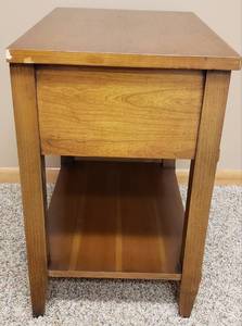 lot 104 image: Vintage Accent Table or Night Stand wOne Drawer