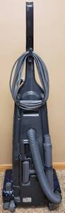 lot 187 image: An Oldie but Goodie Kenmore Vacuum