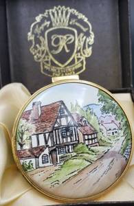 lot 228 image: Trinket Box Made by Kingsley Enamels-Worcestershire England