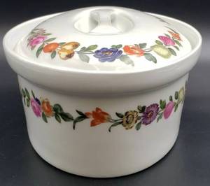lot 231 image: Vintage Apilco Porcelaine de Paris, France-Vintage Oval Covered Casserole - 9 34