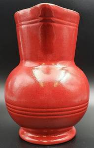 lot 275 image: Beautiful Emile Henry 48 oz Pitcher