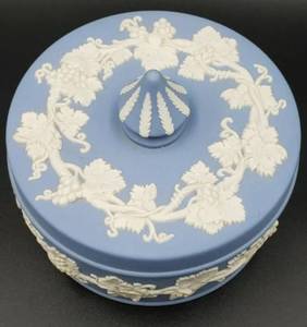 lot 259 image: Vintage Wedgwood Blue Covered Jasperware with Creme Grape Vines & Spiked Knob