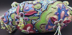 lot 257 image: A True Piece of Art - Mary Frances Beautifully Beaded Handbag