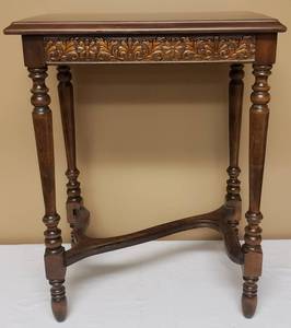 lot 229 image: Beautiful Antique Accent Table - Recently Professionally Refinished