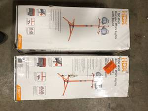 Lot of 2 HDX 1200-Watt Halogen Tripod Work Light     Customer Returns See Pictures