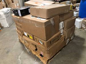 Pallet with assorted Ceramic Flooring various models and sizes customer returns see pictures