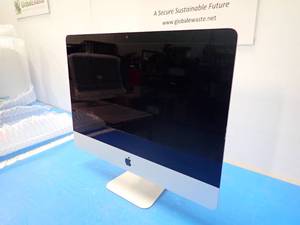 lot 2 image: Apple&nbspiMac14,3 A1418 ME087LLA AIO PC &nbspINTEL(R) CORE(TM) I5-4570S CPU  2.90GHZ  8GB DDR3 RAM  1TB HDD  Includes IOS and power cable  light scratches and slight chip on screen