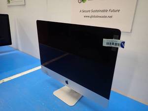 lot 12 image: Apple&nbspiMac14,3 A1418 ME087LLA AIO PC &nbspINTEL(R) CORE(TM) I5-4570S CPU  2.90GHZ  8GB DDR3 SDRAM  1TB HDD  light scratches&nbspin screen  Includes IOS and power cable