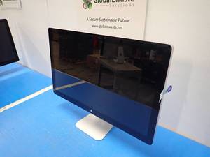 lot 15 image: Apple&nbspThunderbolt Display A1316  27 screen with 2560 x 1440 Resolution  60 Hz  Includes power and AV cables  small scratch in center of screen