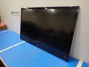 lot 19 image: LG&nbsp55LV355B TV  55 screen with 1920 x 1080 Resolution  Power cable included  No remote