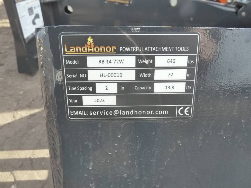 lot 32 image: Landhoner Rock Bucket 72