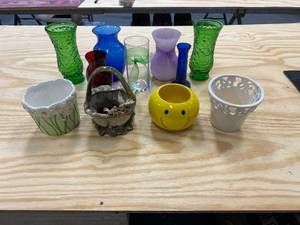 Gardners Delight Decorative Flowerpots and Vases.