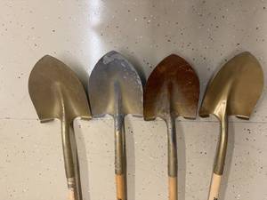 4 Wood Handle Anvil Shovels