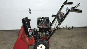 lot 1 image: Toro Power Throw 622 Snowblower