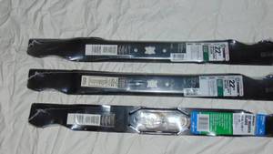 lot 99 image: Mixed Lot of 22 Mower Blades