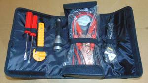 lot 103 image: Emergency Car Kit