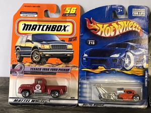 lot 10 image: 5 - Hotwheels & Matchbox Cars in Original Packages