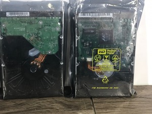 lot 22 image: 4 - Internal Hard Drives