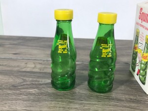 lot 30 image: Vintage 1974 Squirt Salt & Pepper Shakers in original Box