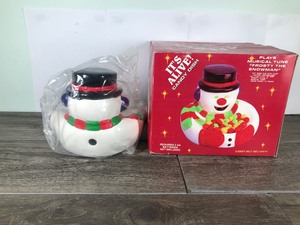 lot 39 image: Its Alive Candy Snowman Candy Dish