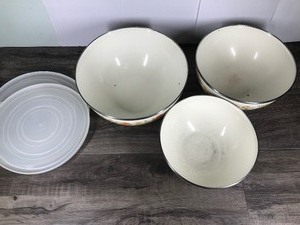 lot 46 image: 3 Piece Set - Kobe Kitchens Nesting Mixing Bowls & Lids
