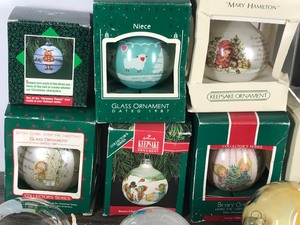 lot 56 image: 20 - Christmas Ornament Bulbs