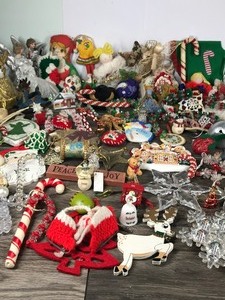 lot 63 image: Lot of Christmas Ornaments