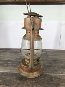 lot 72 image: Vintage Buhl No. 775 Little Giant Lantern