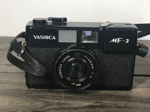 lot 87 image: Vintage Yashica MF-2 Camera with Carrying Case