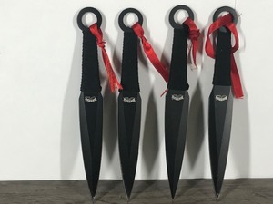 lot 110 image: 4 Frost USA Throwing Knives