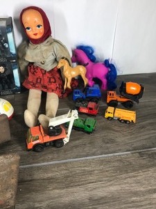 lot 115 image: Lot of Collectible Toys