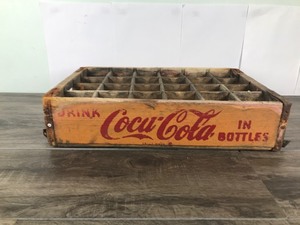 lot 126 image: Vintage Wooden Coca Coca Cola Bottle Crate