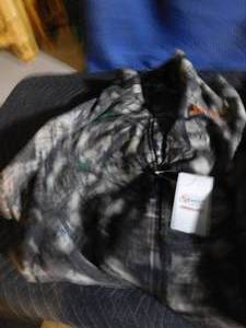 lot 222 image: New 2XL Guide Series camouflage fleece Pullover hoodie and zip up jacket