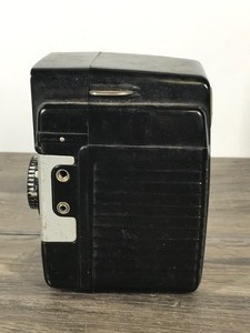 lot 148 image: Vintage Brownie Bulls Eye Camera by Kodak