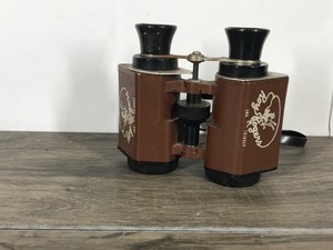 lot 152 image: Vintage Collectible Roy Rogers & Trigger Binoculars