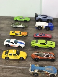 lot 197 image: Lot of Die Cast Cars and More