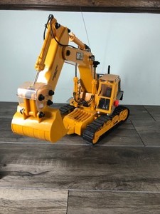 lot 347 image: NEW BRIGHT CATERPILLAR 225 RADIO REMOTE CONTROL RC EXCAVATOR