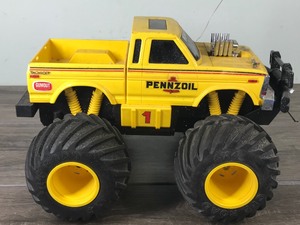 lot 348 image: VINTAGE PENNZOIL MONSTER TRUCK RC TRUCK