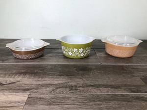 lot 406 image: 3 - Vintage Pyrex Bowls