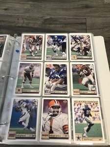 lot 417 image: Lot of 400 Football Cards