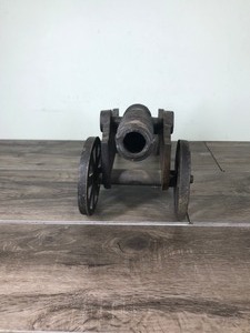lot 440 image: Cast Iron Cannon