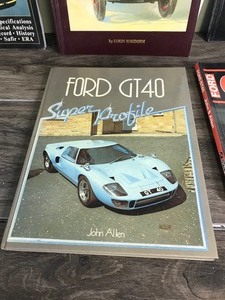 lot 450 image: Car Books  Harley Catalog  Briggs & Stratton Repair Instructions Manual