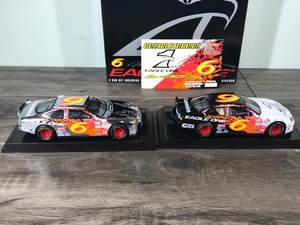 lot 472 image: 1999 Nascar Racing Champions 2 Car Set Regular Paint & Silver Chrome Mark Martin #6  Eagle One 124 scale die cast stock car