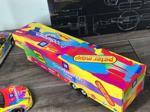 lot 473 image: 2000 Nascar Brookfield Collectors Guild Dale Earnhardt #3  GM Goodwrench Service Plus 3 Piece Set - Chevy Monte Carlo, Chevy Crew Cab and Peter Max Show Trailer 124 scale die cast
